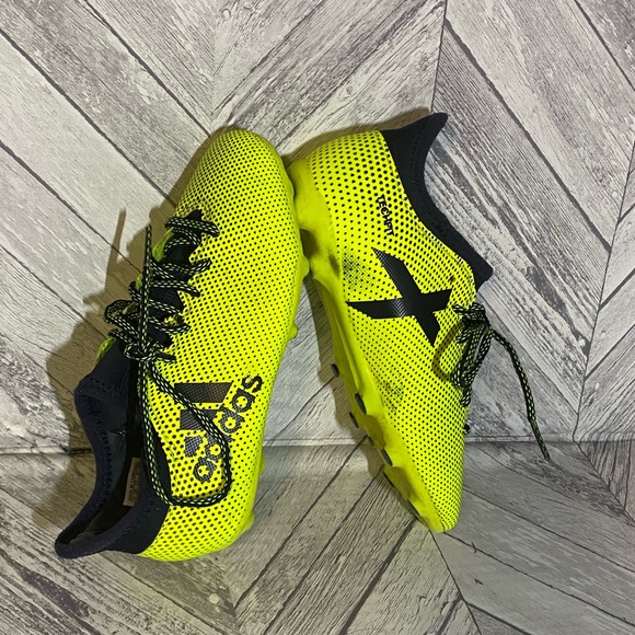 ADIDAS X 17.3  YOUNG BOYS SIZE 2 1/2 YELLOW TECHFIT SOCCER - Picture 2 of 9